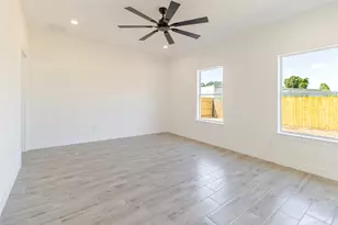 311 Myrtle Rd, Smithville, TX 78957 - Photo 9
