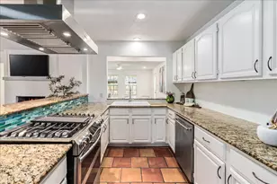 4805 Canyonbend Cir, Austin, TX 78735 - Photo 9