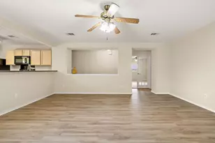 301 Wildwood Dr, Georgetown, TX 78633 - Photo 5