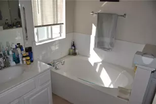 609 E 49th St, Austin, TX 78751 - Photo 19