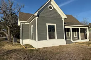 246 W Clark St, Bartlett, TX 76511 - Photo 3