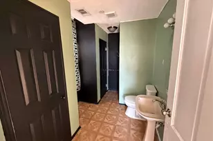 246 W Clark St, Bartlett, TX 76511 - Photo 9