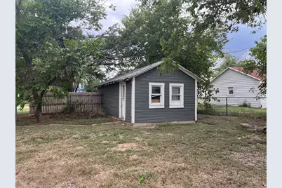 246 W Clark Street, Bartlett, TX 76511 - Photo 5