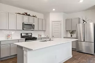 202 Barton Creek Ln, Hutto, TX 78634 - Photo 7