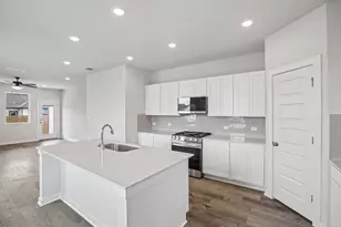 103 Two Bits, Elgin, TX 78621 - Photo 3