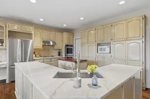 1504 Twilight Ridge Dr, Austin, TX 78746 - Photo 9