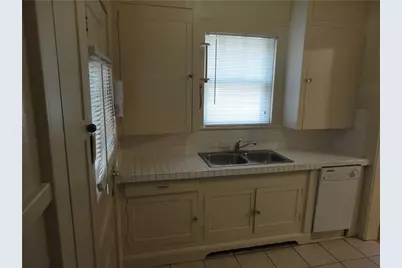 707.5 Graham Place, Austin, TX 78705 - Photo 11