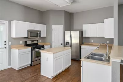 403 Thunderstorm Avenue, Lockhart, TX 78644 - Photo 9