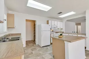 3602 Meadow Park Dr, Round Rock, TX 78665 - Photo 11