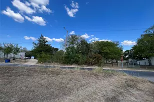 529 Madison St, Elgin, TX 78621 - Photo 11