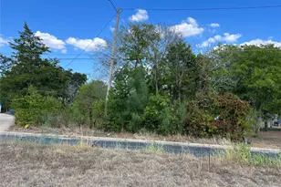 529 Madison St, Elgin, TX 78621 - Photo 1