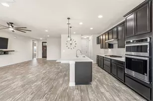 108 Round Valley Ct, Liberty Hill, TX 78642 - Photo 11