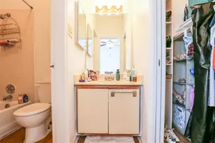 912 W 22nd St, Austin, TX 78705 - Photo 17