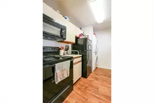 912 W 22nd St, Austin, TX 78705 - Photo 13