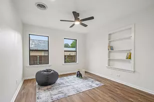 605 Bishop St, Smithville, TX 78957 - Photo 25