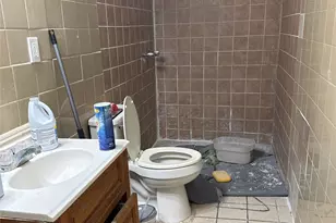 220 Stratford Ct, San Antonio, TX 78223 - Photo 33