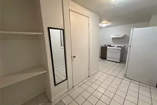 220 Stratford Ct, San Antonio, TX 78223 - Photo 11