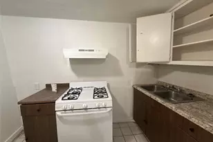 220 Stratford Ct, San Antonio, TX 78223 - Photo 7