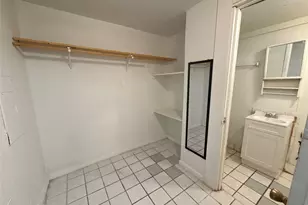 220 Stratford Ct, San Antonio, TX 78223 - Photo 9