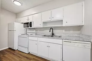 620 W 51st St, Austin, TX 78751 - Photo 3