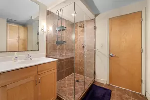 711 W 26th St, Austin, TX 78705 - Photo 13
