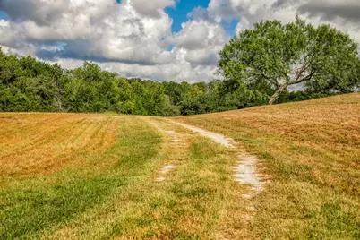 515 E St 543 Loop, West Point, TX 78963 - Photo 25
