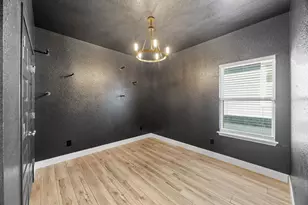 225 Unforgiven Ln, Jarrell, TX 76537 - Photo 17