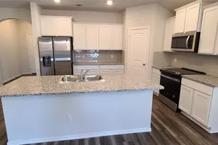 172 Pivot Dr, Taylor, TX 76574 - Photo 7