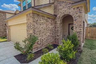 725 Bronco Billy Dr, Jarrell, TX 76537 - Photo 3