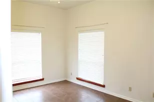 109 W 38th St, Austin, TX 78705 - Photo 11