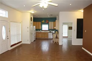 109 W 38th St, Austin, TX 78705 - Photo 3