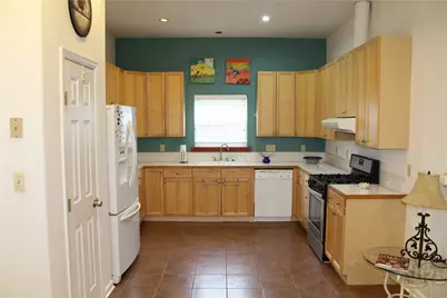 109 W 38th Street #B, Austin, TX 78705 - Photo 5