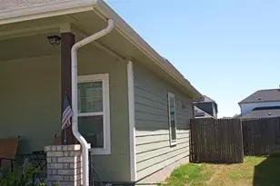 204 Oldbridge Dr, Hutto, TX 78634 - Photo 3