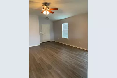 351 Musgrav, Kyle, TX 78640 - Photo 5