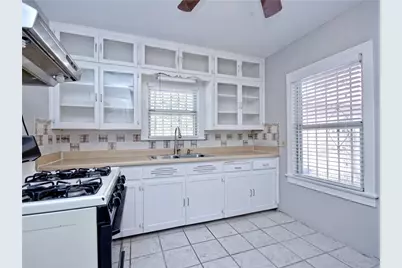 2710 Willow Street, Austin, TX 78702 - Photo 11