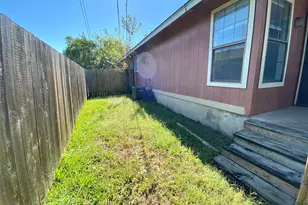 1013 Hyridge St, Round Rock, TX 78664 - Photo 13