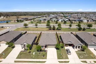 142 Esparza Dr, Bastrop, TX 78602 - Photo 25