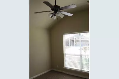 728 Abbeyglen Castle Drive, Pflugerville, TX 78660 - Photo 13