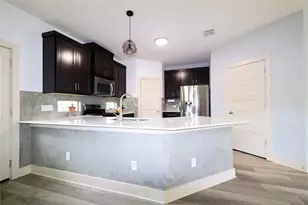 604 Allen St, Austin, TX 78702 - Photo 5