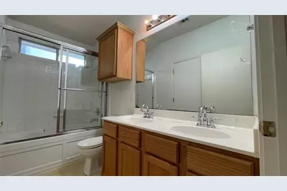 5512 Steven Creek Way, Austin, TX 78721 - Photo 13