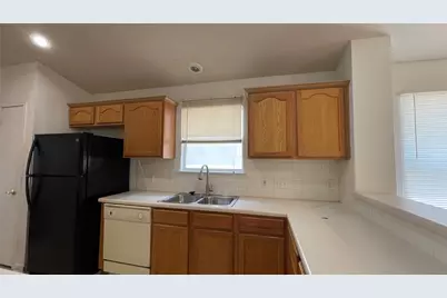 5512 Steven Creek Way, Austin, TX 78721 - Photo 7