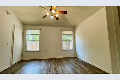 5512 Steven Creek Way, Austin, TX 78721 - Photo 3