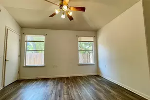 5512 Steven Creek Way, Austin, TX 78721 - Photo 3