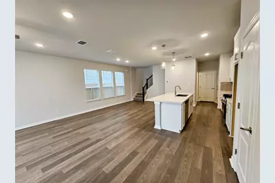 104 Greinert Drive, Taylor, TX 76574 - Photo 3