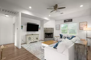 125 Naalehu Ct, Bastrop, TX 78602 - Photo 9