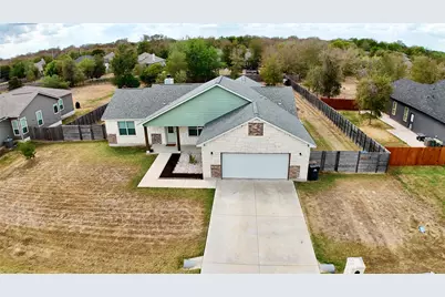 125 Naalehu Court, Bastrop, TX 78602 - Photo 35
