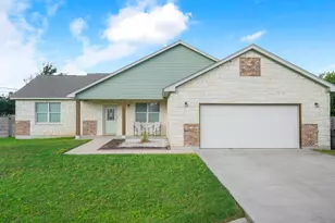 125 Naalehu Ct, Bastrop, TX 78602 - Photo 3
