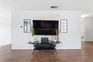 16112 Hamilton Point Cir, Manor, TX 78653 - Photo 9