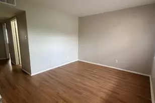 307 E 31st St, Austin, TX 78705 - Photo 3