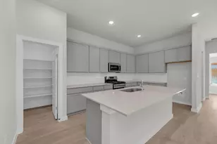 106 Melrose St, Hutto, TX 78634 - Photo 3